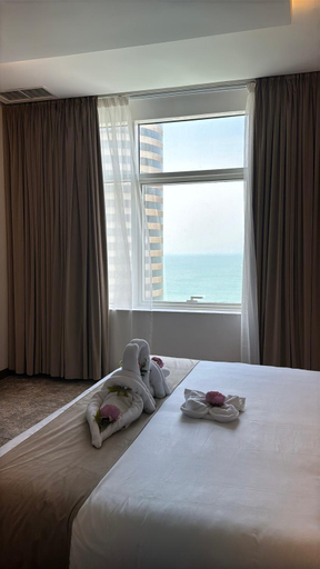 Bedroom 2, Dolphin Continental Hotel, Salmiya