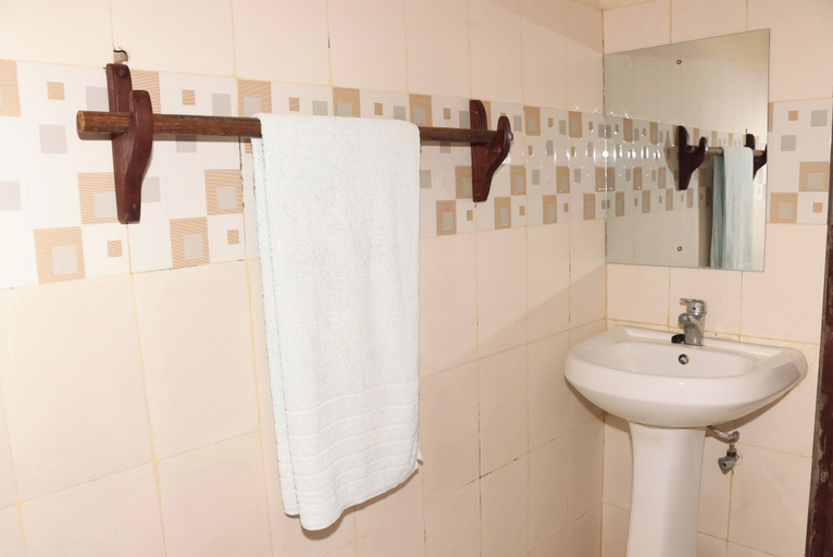Bathroom, Pebbles Guest house Ukunda, Msambweni