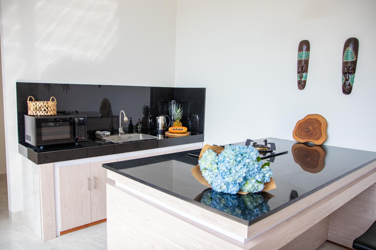 Food & Drinks 4, Kubung 2- Villa 2BDR in Canggu with PS5 & Netflix!, Badung