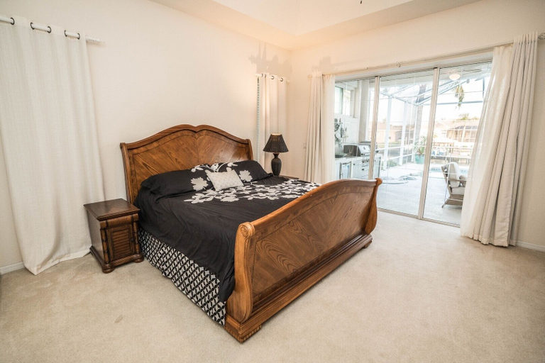 Room 2, Gulfcoast Oasis - 910 Golf Island Dr 4 Bedroom Home, Hillsborough