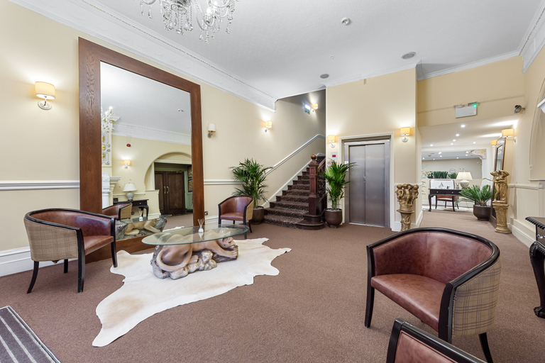 Public Area 2, Harte and Garter Hotel, Slough