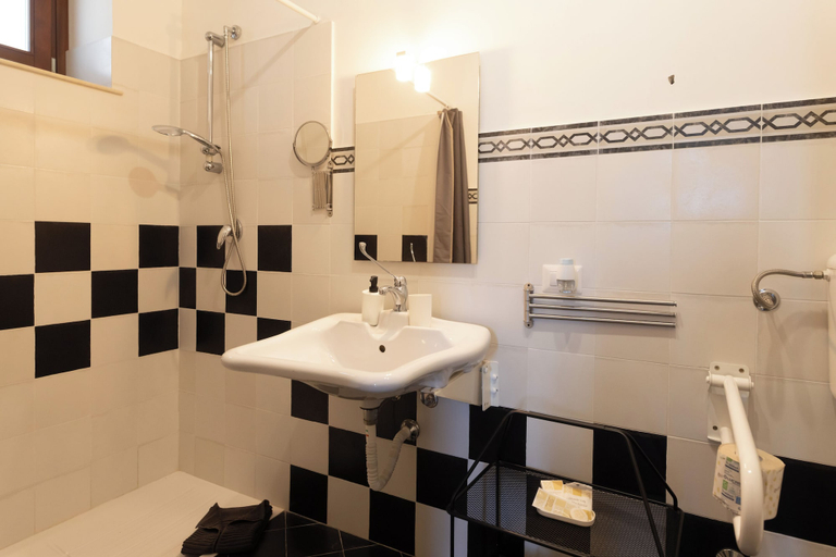 Bathroom 2, Tenuta cappello, Ragusa