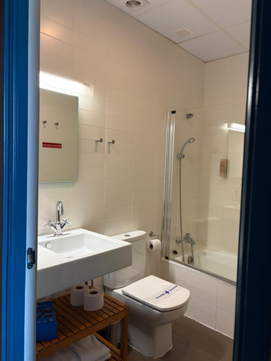 Bathroom 4, Hospederia de Alesves, Navarra