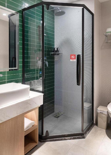 Bathroom 3, Green Tree Inn Express Huai'an Huaiyin District Jiangxi Road Normal University, Huai'an