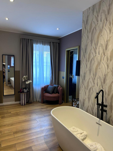Bathroom 2, Mavi Luxury Suites, Rome