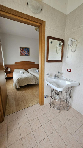 Others 5, Albergo passo Brocon, Trento