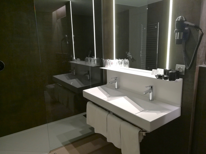 Bathroom 5, Hotel Spa Ciudad de Binefar, Huesca