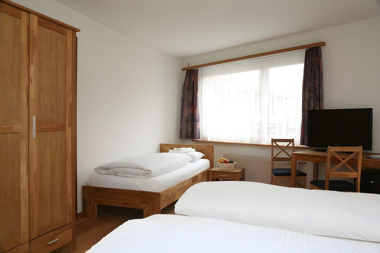 Bedroom 3, Crystal, Interlaken