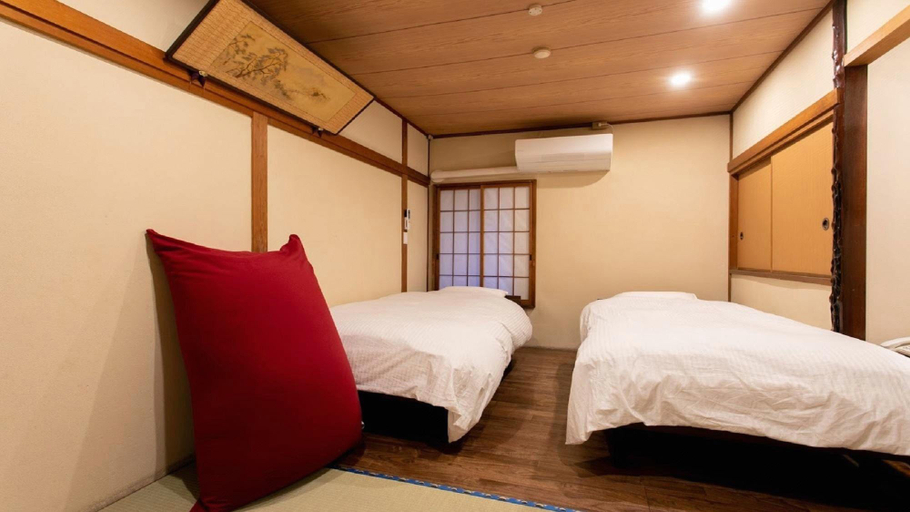 Bedroom 3, Hotel Sumire, Shimonoseki