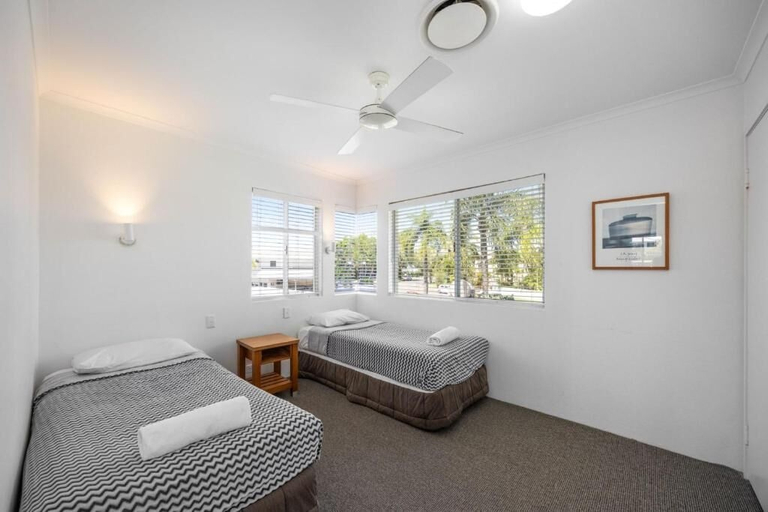 Bedroom 3, Skippers Cove Waterfront Resort, Noosa - Noosa-Noosaville