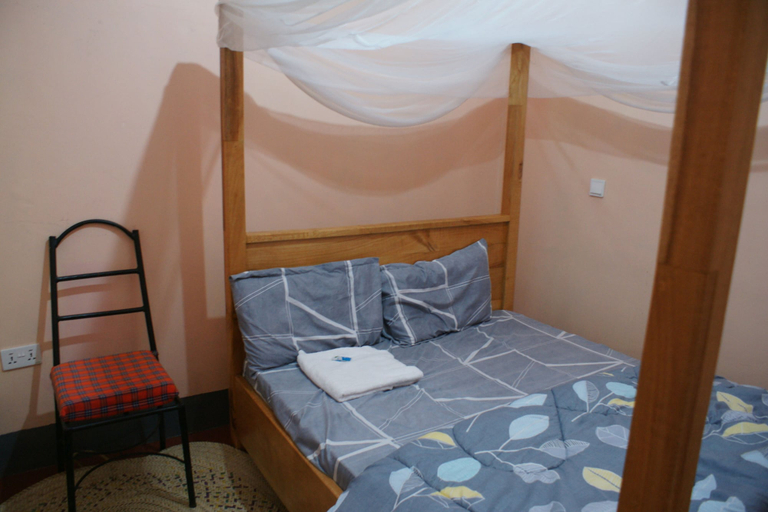 Room 4, Tuvela Safari Park, Meru