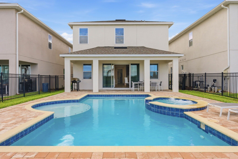 Pool 3, 4BR Getaway, Spacious, Beautiful, Great Location, Osceola