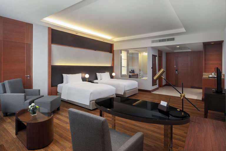 Bedroom 4, The Grand Fourwings Convention Hotel, Bang Kapi