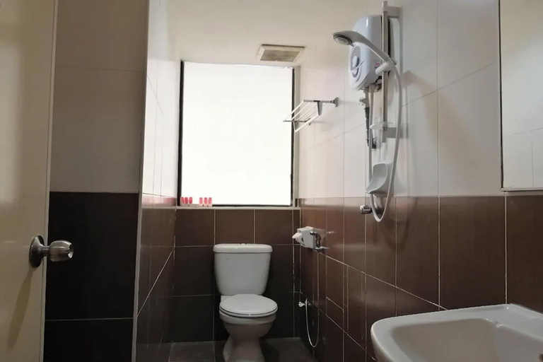 Bathroom 5, Puteri Ampang Hotel, Ampang