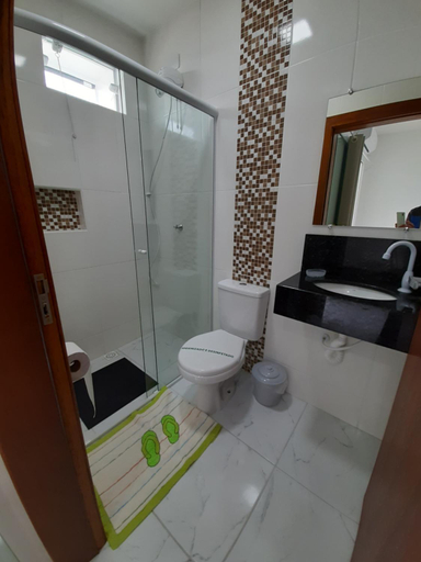 Bathroom, PENHAFLAT, STUDIO COMPLETO, C GARAGEM , A 700 m do parque e 120 m da praia, Penha