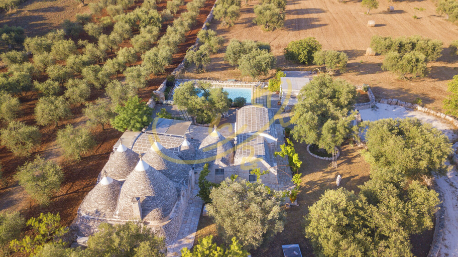 View from property 5, TD Trulli Locobello Stylish & Cozy Trulli w/ Pool, Taranto