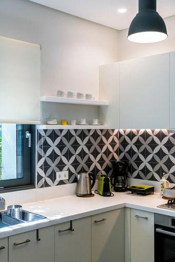 Private kitchen 2, Rare Koukaki garden flat near Acropolis, Attica
