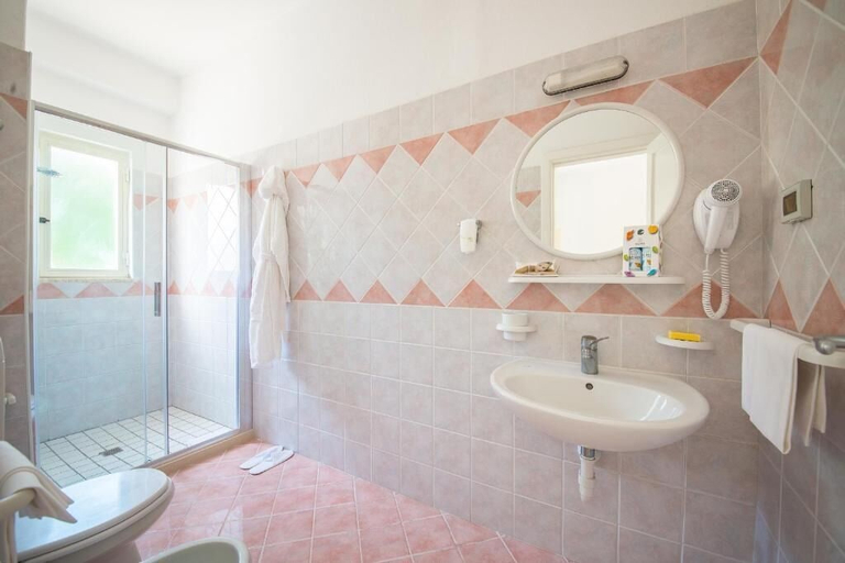 Bathroom 5, Hotel Parco delle Agavi, Napoli