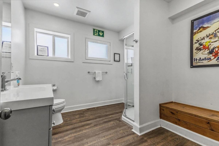 Bathroom 3, Mountain Trail-Smart TV-Self Check-In-Full Kitchen-Balcony-BBQ, Grey