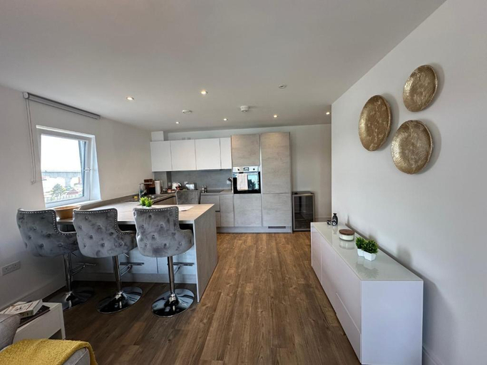 2, 2 bed 2 Bath Waterfront Luxury Apartment, Southampton