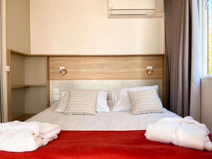 Room 3, La Clape Village, Hérault