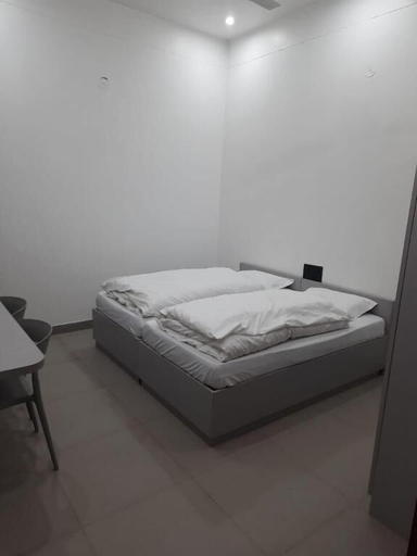 Room 4, Saran Homestay, Agra