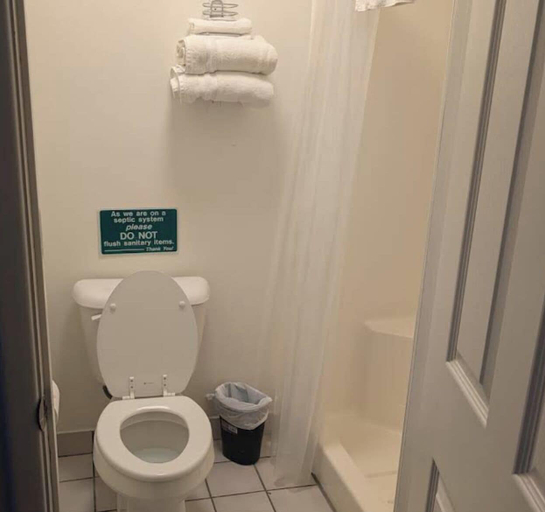 Bathroom 2, Kiteville Cordes Lakes Motel & RV Park, Yavapai