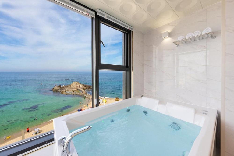 Bathroom 2, Gangneung Dolgorae Spa Pension, Gangneung