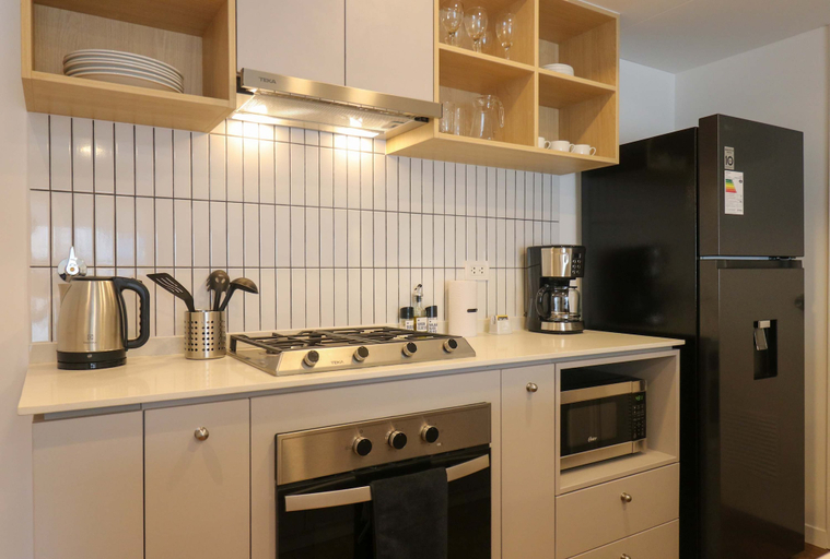 Room 2, w Light-filled 2BR w Balcony in Miraflores, Lima
