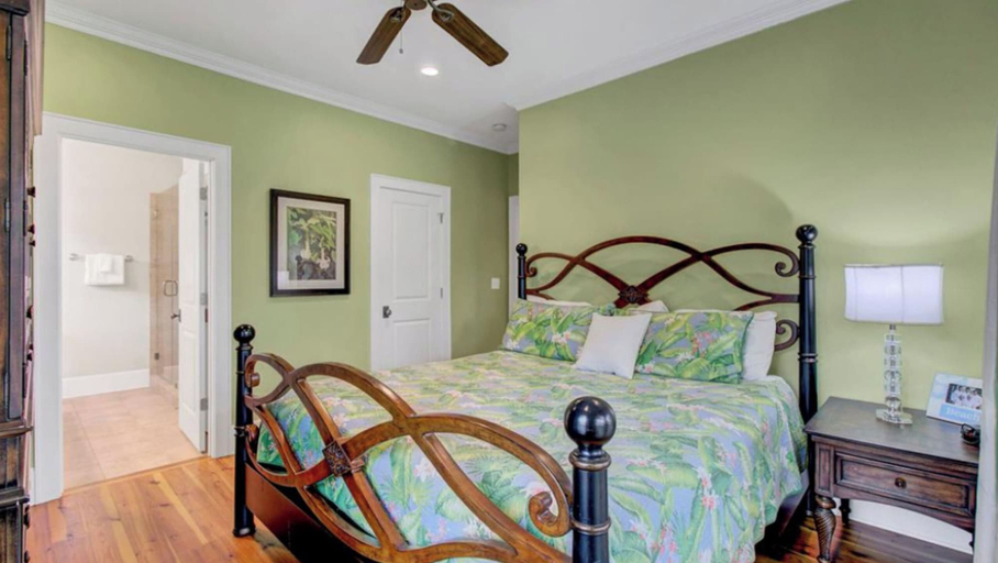 Interior 2, 5 32nd Avenue by Avantstay Gourmet Kitchen Pool Balconies, Charleston