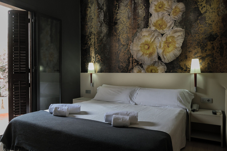Bedroom 3, Hotel El Castell, Barcelona