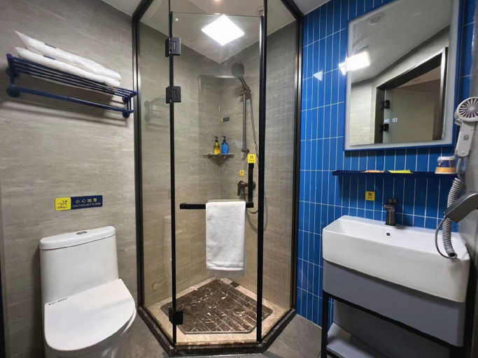 Bathroom 3, 7 Days Inn Wuhan Jianghan Road Metro Station, Wuhan