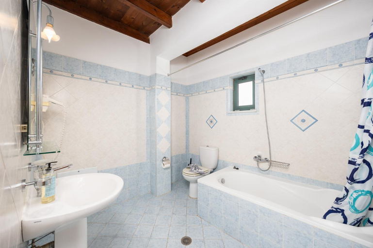 Bathroom, Theo Beach Villa, Crete