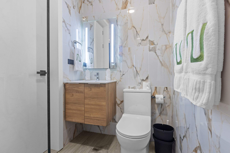 Bathroom 2, NOK Modern 2BR at The Towers by Vistacana, Salvaleon de Higuey