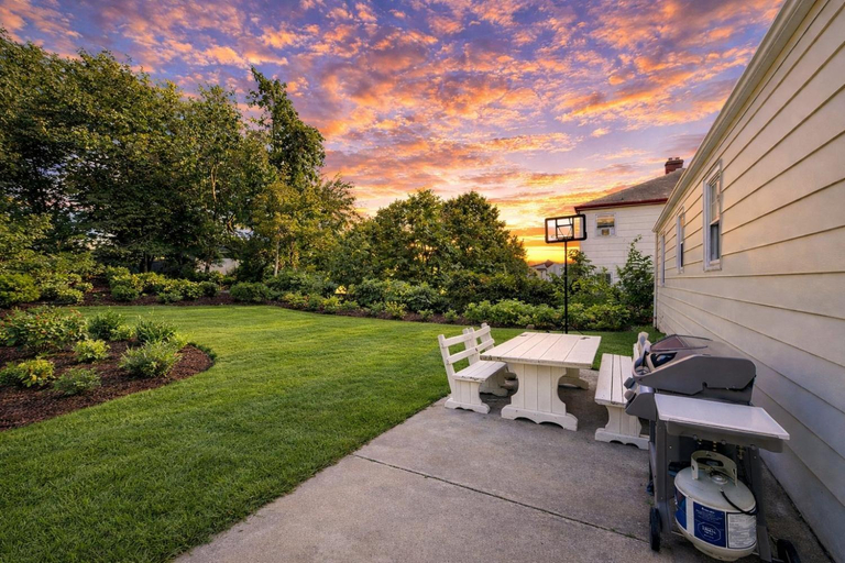 Others 4, Spacious Home with Fire Pit & Game Room Near Yale, New Haven