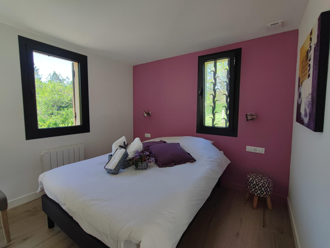 Bedroom 1, Le Bois Charmant, Dordogne