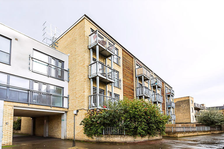 Exterior & Views 2, Bright Flat in Historic Whitechapel, London