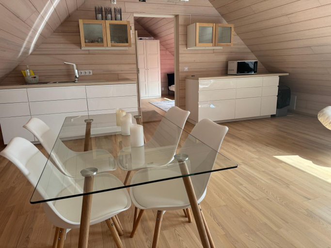 Others 5, Villa Bach, Audru
