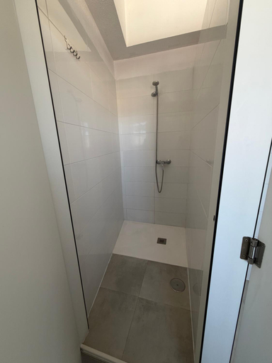 Bathroom 3, Albergue Porta Real NO BIKE STORAGE, A Coruña