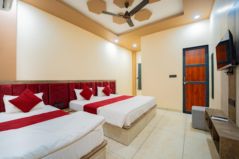 4, Hotel Galaxy 700, Sikar