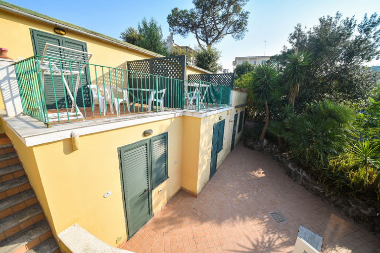 Others 5, Hotel Terme Felix, Napoli