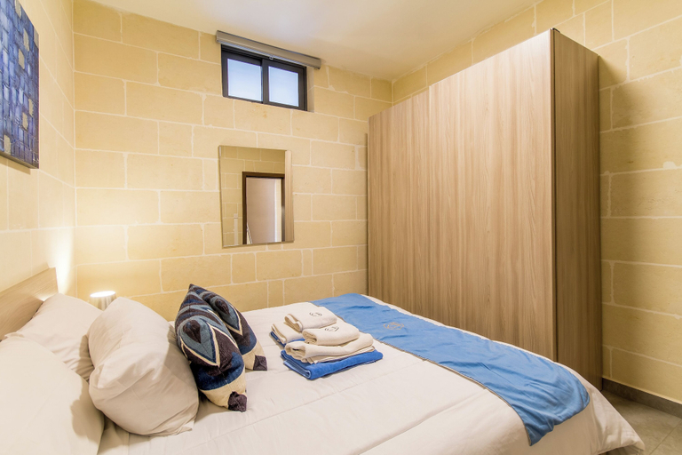 Others 5, Ta'Siku Gozitan villa + Pool & hot tub