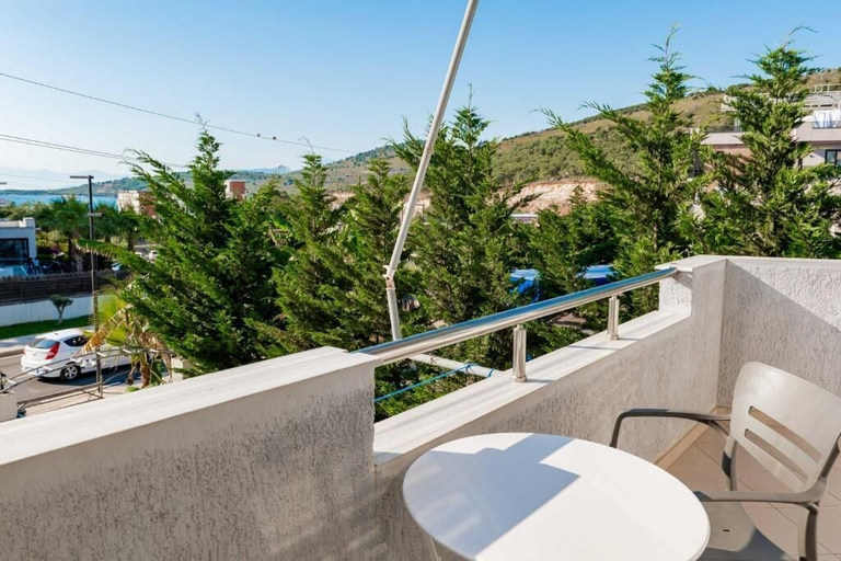Others 5, Villa Nomia, Sarandës