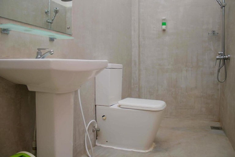 Bathroom 3, Sigiriya Kingdom Resort, Dambulla