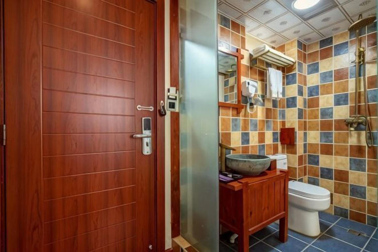 Bathroom, Pu'er Shihoude Inn, Pu'er
