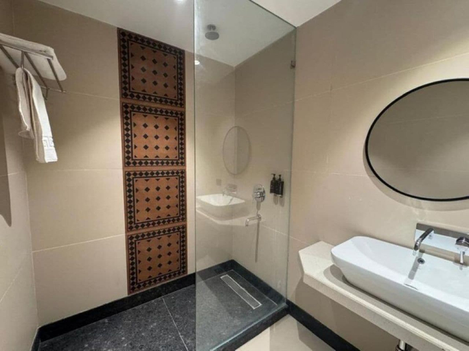 Bathroom 4, Status Club Resort, Kanpur Nagar