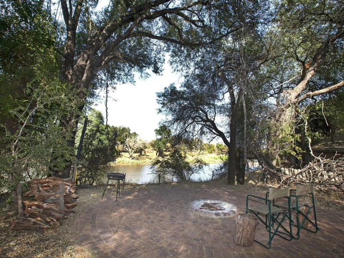 Property grounds 3, Limpopo River Lodge