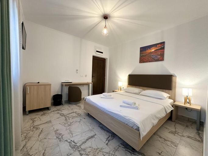 Others 5, Casa Giulia, Limanu