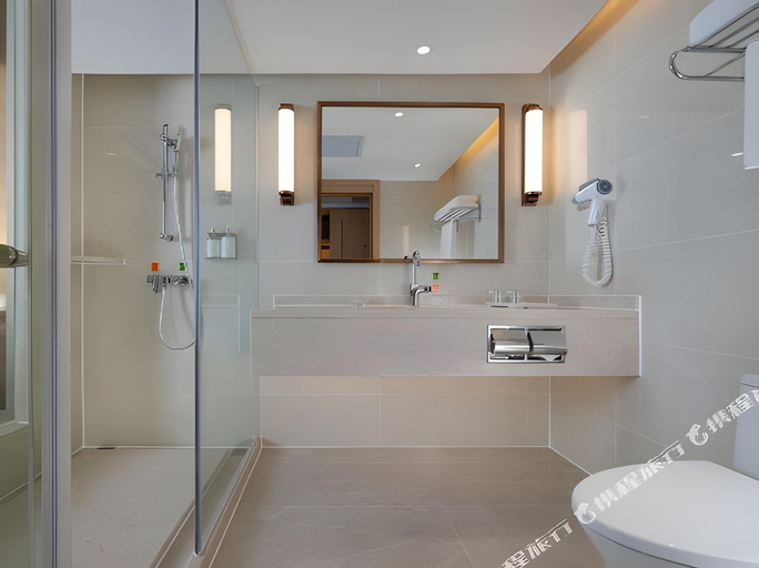 Bathroom 4, Vienna Hotel Shenzhen Minzhi Bulong Road, Shenzhen