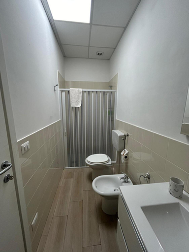 Bathroom 3, Giusvinci, Barletta-Andria-Trani